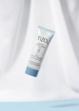 TIZO3® PRIMER / SUNSCREEN TINTED SPF 40